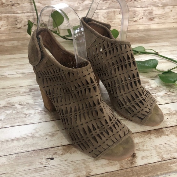 Jeffrey Campbell Quebec Suede Cutout Heeled Sandals - Picture 3 of 10